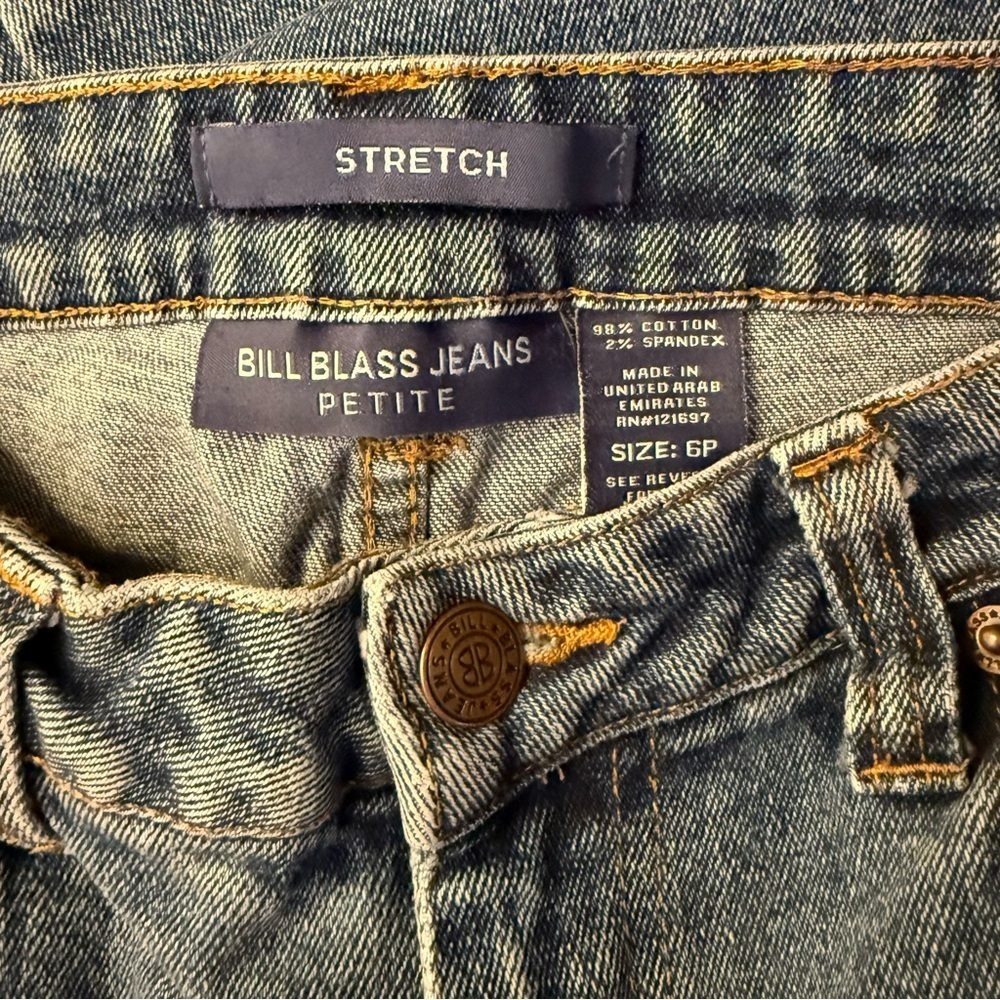 EUC Bill Blass Jeans Petite Straight Leg Stretch Jeans - Picture 5 of 5